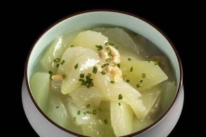 冬瓜洗净攻略（掌握这些方法让你轻松洗干净冬瓜）